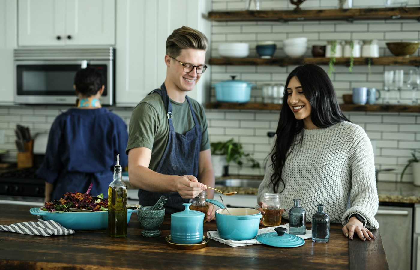 Team preparing food together in an independent kitchen